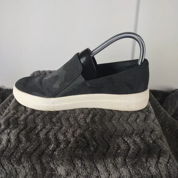 Vince Camuto VP-KORLI2 Dark Gray Camo Slip On Sneakers Casual Shoes 7M - Picture 7 of 11